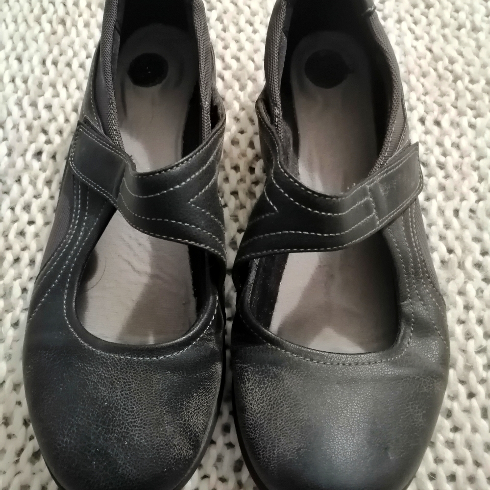 Clarks lightweight shoes